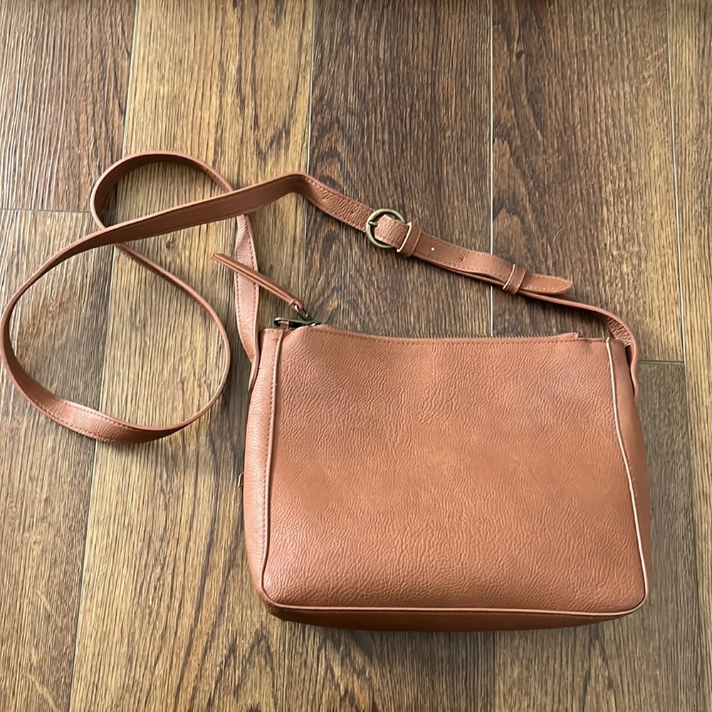 Universal thread crossbody